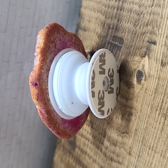 💜 3/$25 Pink geode phone grip - Picture 3 of 5